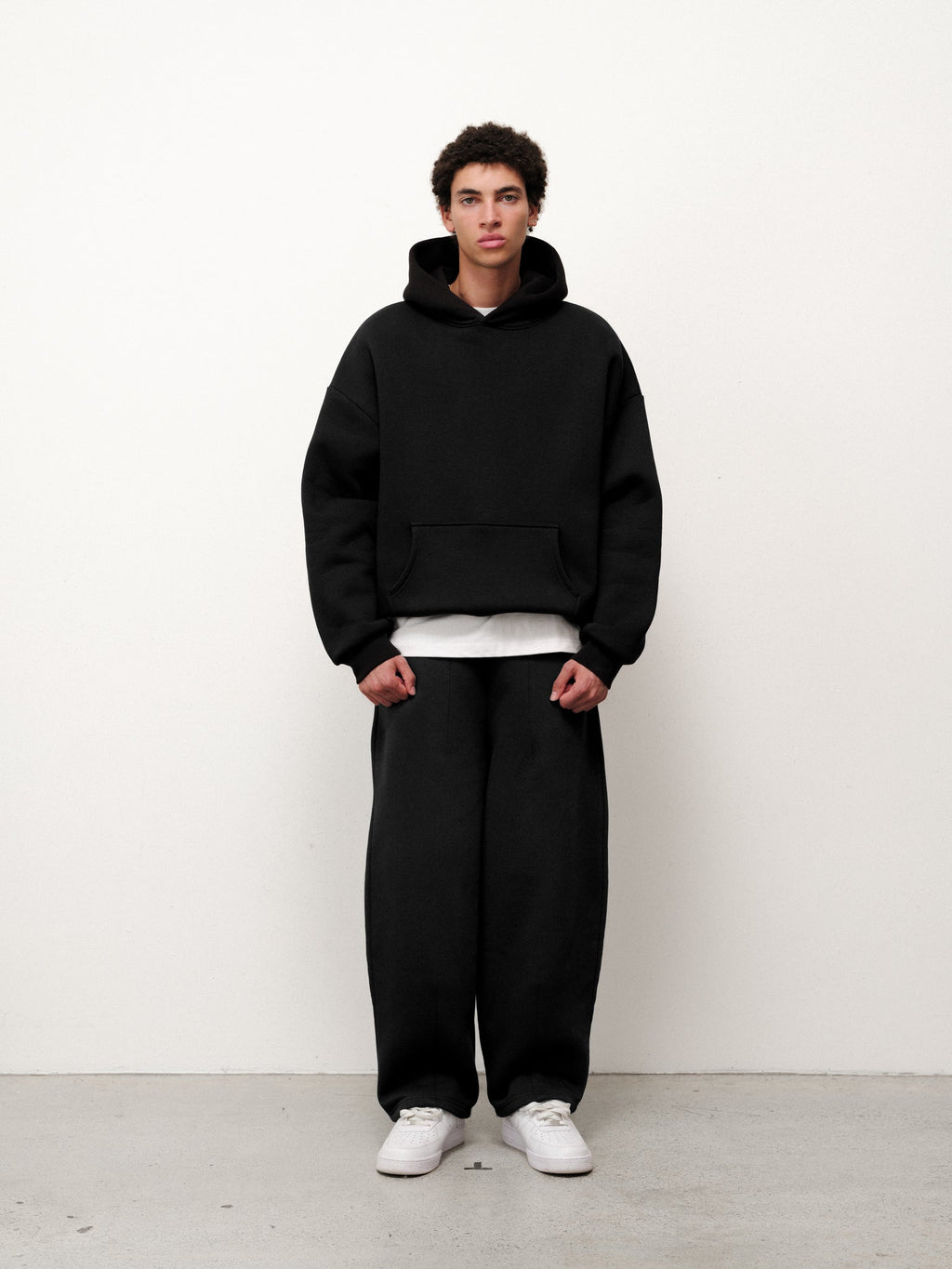 COZY HOODIE - BLACK