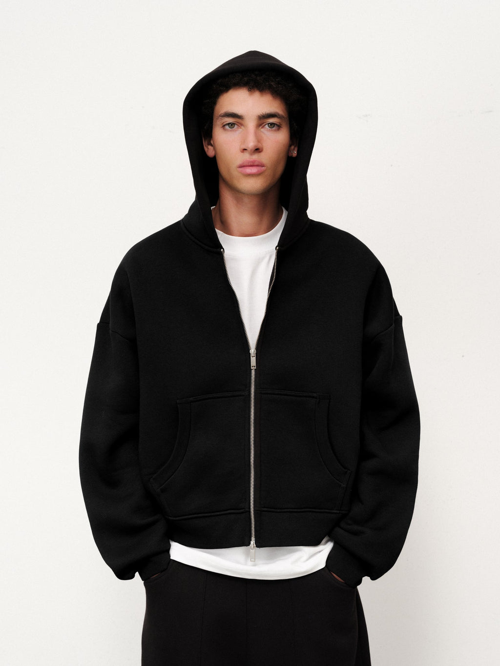 COZY ZIP UP - BLACK
