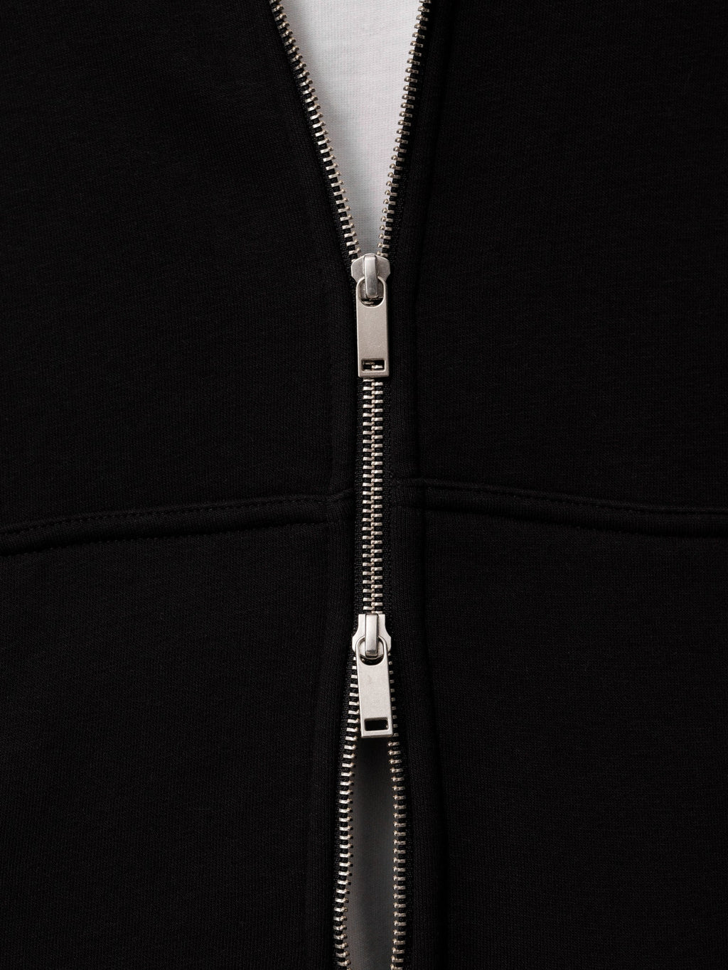 COZY ZIP UP - BLACK
