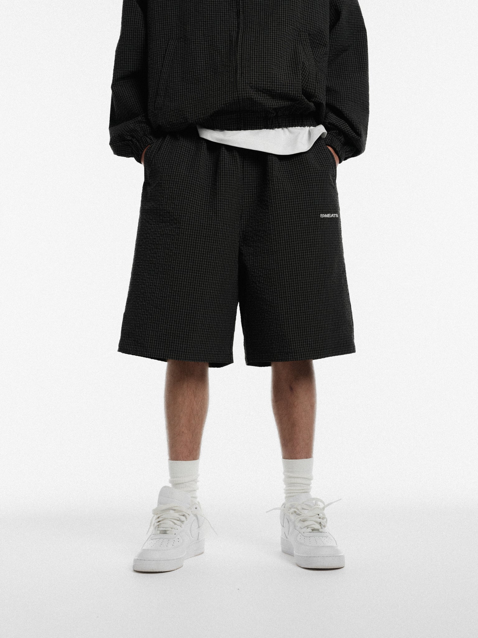 CHECKERED TRACK SHORT - BLACK/WHITE