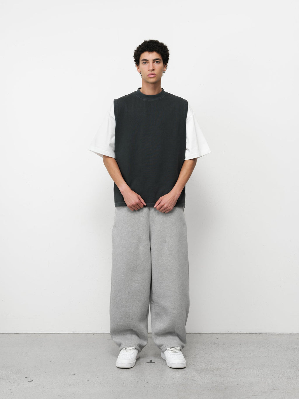 MUSCLE TEE - WASHED BLACK