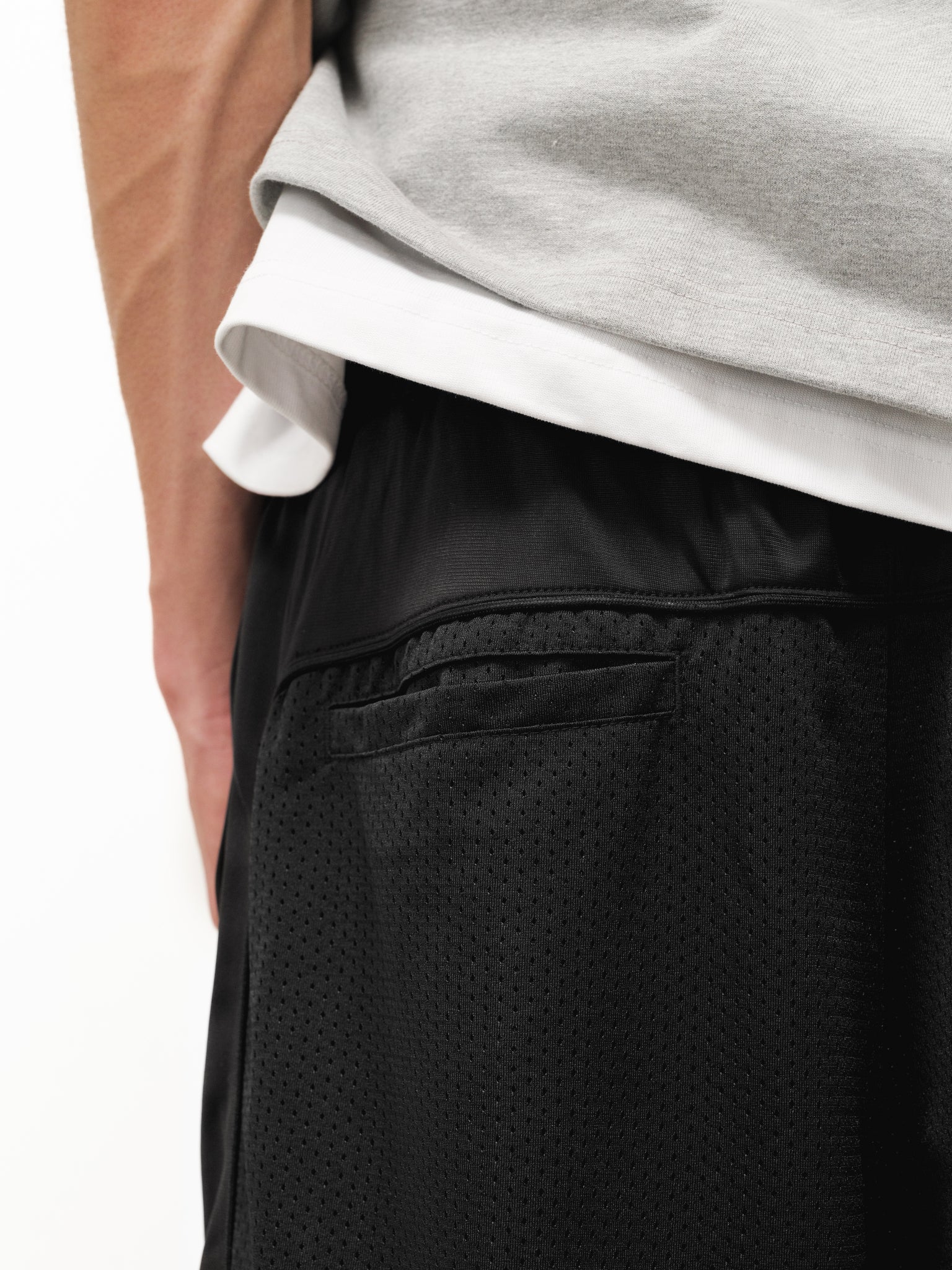 MESH SHORT - BLACK