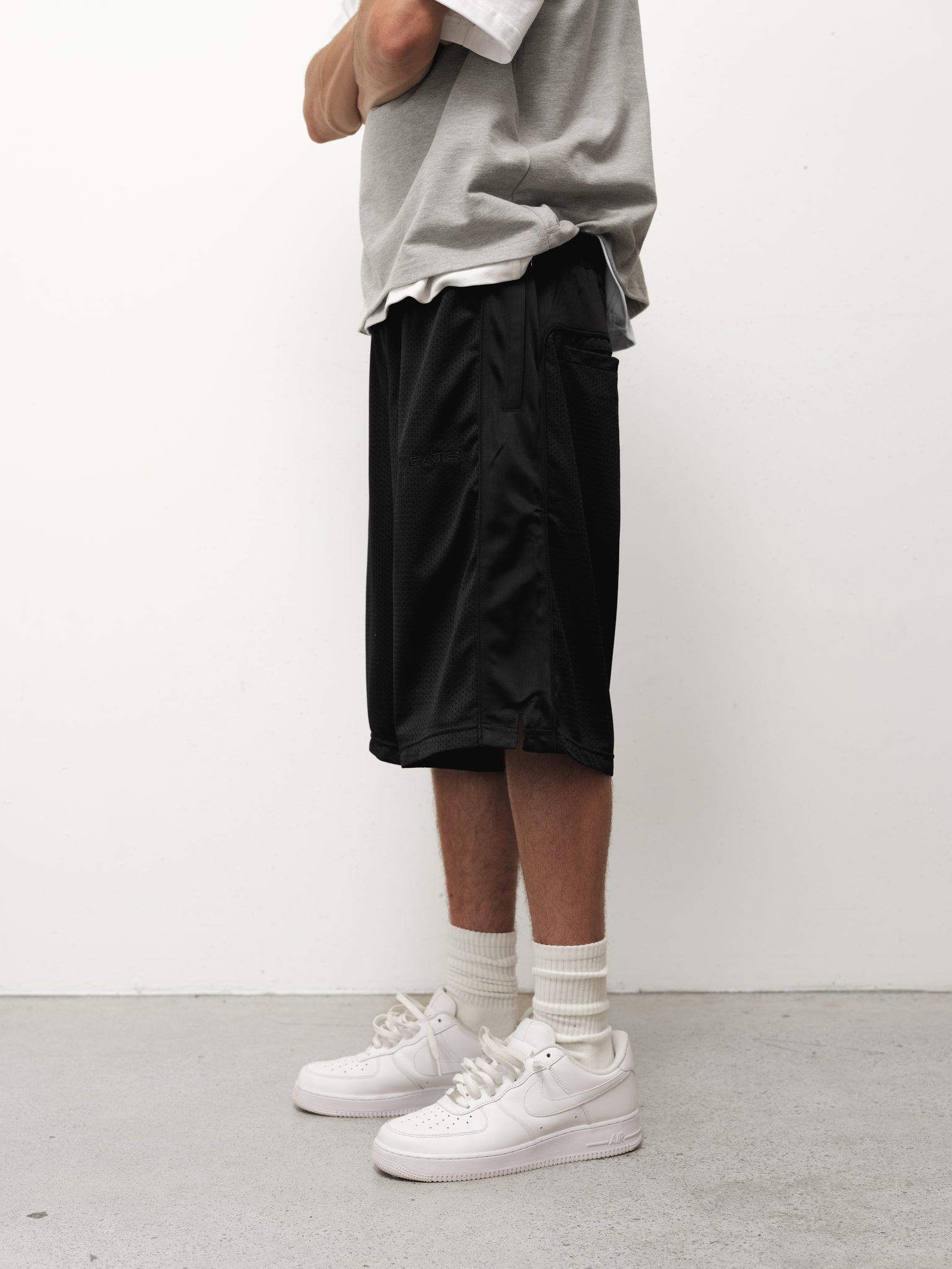 MESH SHORT - BLACK