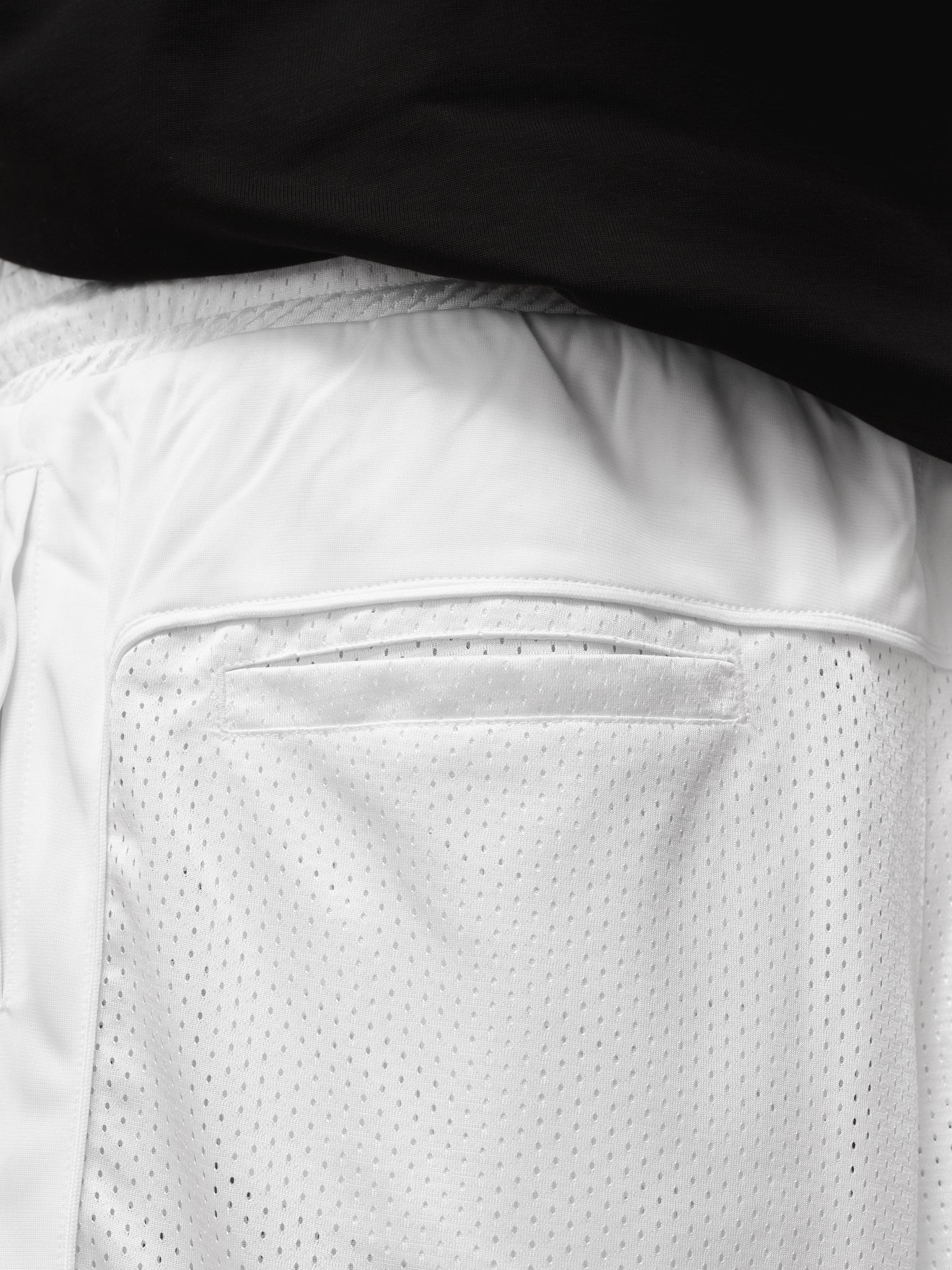MESH SHORT - WHITE