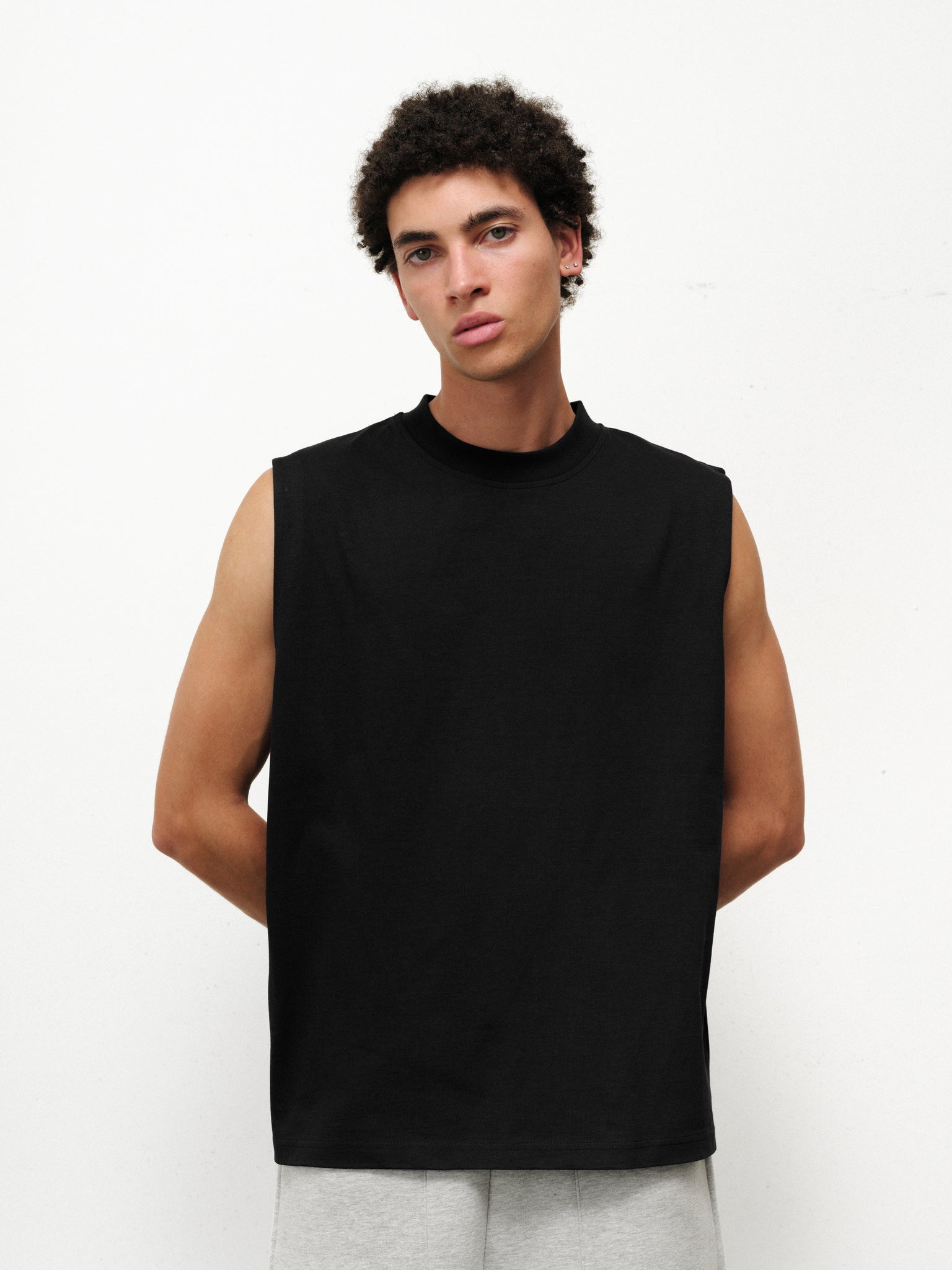 MUSCLE TEE - BLACK